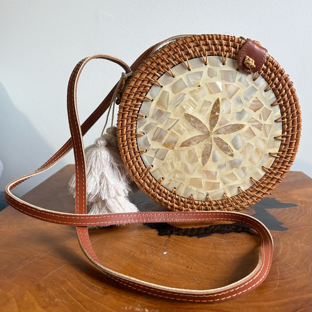 Round Woven Rattan Crossbody Bag with Mother-of-Pearl Inlay - Brown